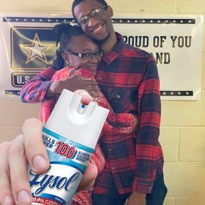 Meet your Posher, Felicia